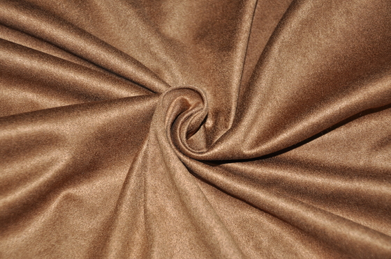 Il tessuto della pelle scamosciata del Faux del cammello 155cm, schiuma del poliestere ha appoggiato la pelle scamosciata del Faux
