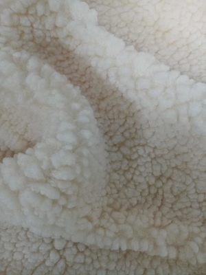 Tessuto a maglia bianco in poliestere da 150 cm o regolabile al 100%