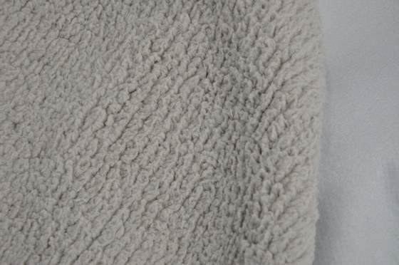 390 gsm PELLICCIA: SHU VELVET TEEN TESSUTO: Tessuto a maglia Tessuto in cuoio rigenerato