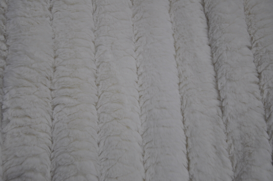 Poliestere 100% del tessuto della pelliccia del coniglio del Faux 150cm CW o regolabile