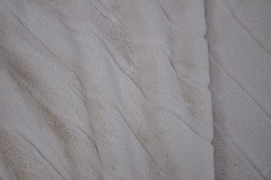 Poliestere 100% del tessuto della pelliccia del coniglio del Faux 150cm CW o regolabile