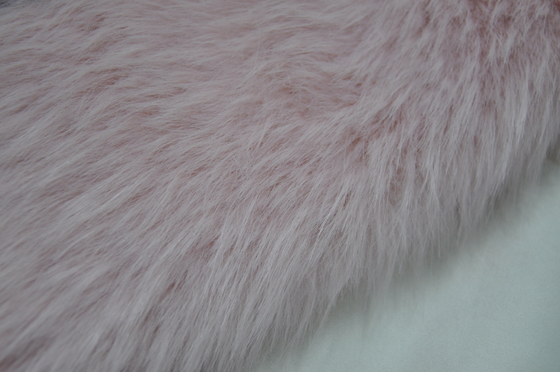 Il colore che si scontra la pelliccia lunga di falsificazione dei capelli del tessuto 150cm della peluche, porta il tocco e la comodità ineguagliabili