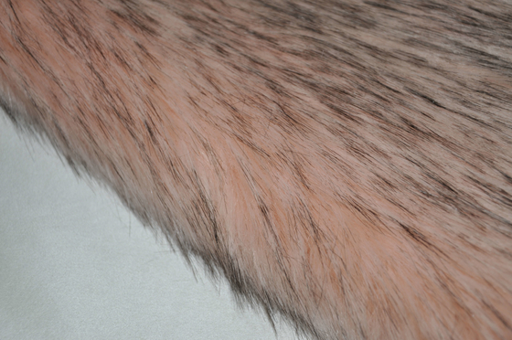 Tessuto lungo rosa della peluche: , il CA 100% o con il mackintosh rende il vostro spazio immediatamente caldo ed invitando