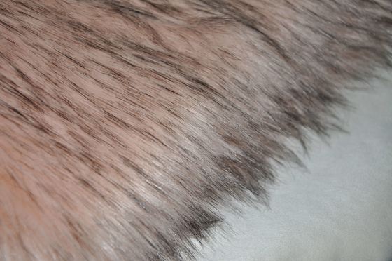 Tessuto lungo rosa della peluche: , il CA 100% o con il mackintosh rende il vostro spazio immediatamente caldo ed invitando