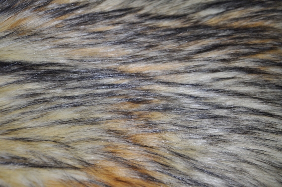 CA dai capelli lunghi 100% della pelliccia del Faux o con il mackintosh