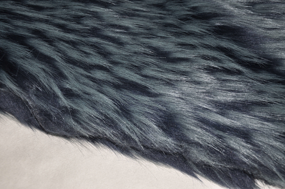 Il CA lungo 100% del tessuto della pelliccia dei capelli o con il mackintosh, esprime la vostri personalità e gusto di modo dell'inverno
