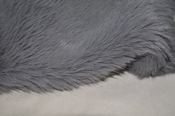 il Fox di argento acrilico del Faux del tessuto dai capelli lunghi solido grigio della pelliccia, aggiunge la morbidezza e romanzesco al vostro guardaroba