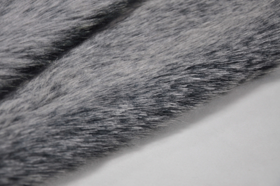 tessuto lungo solido grigio della pelliccia dei capelli, la combinazione perfetta di eleganza e di stile moderno
