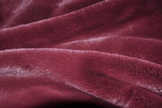 Tessuto di pelliccia di coniglio falso realistico e vellutato liscio
