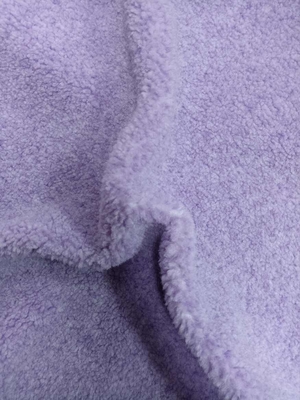 Il tessuto a maglia viola è morbido e confortevole 550 grammi