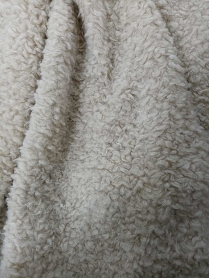 Tricotaggio a maglia, pelliccia morbida, 380 grammi, 100% P