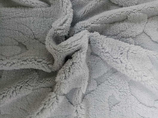Caldo ed attillato, comodo ed intrattenendo Shu Velveteen