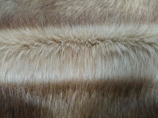 La tintura dei capelli lunghi a punta è la prima scelta per la fabbricazione di colletti di pelliccia