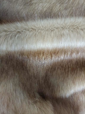 La tintura dei capelli lunghi a punta è la prima scelta per la fabbricazione di colletti di pelliccia