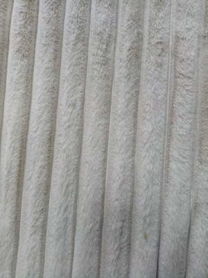 Imitazione di pelliccia di coniglio 100% poliestere 150 cm CW o regolabile